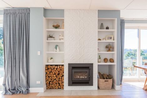 Photo of property in 31 Brick Bay Drive, Sandspit, Warkworth, 0982