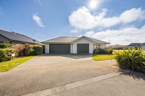 Photo of property in 13 Pemberton Drive, Amberley, 7410
