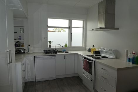 Photo of property in 28 Division Street, Riccarton, Christchurch, 8041