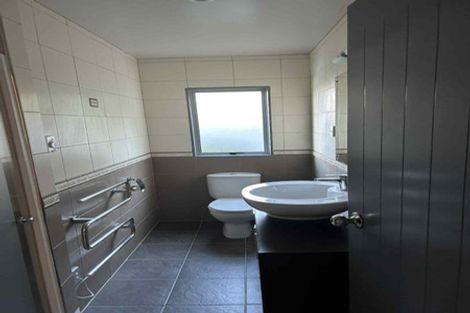 Photo of property in 14 Bush View Lane, Northcote Point, Auckland, 0627