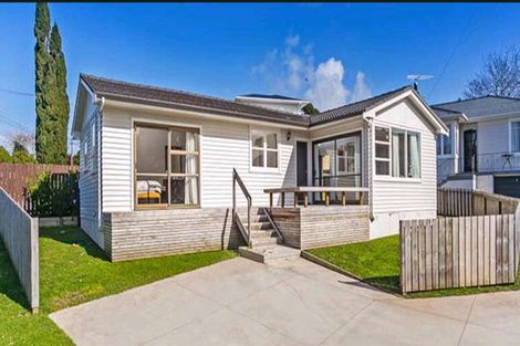 Photo of property in 30a Tiroroa Avenue, Te Atatu South, Auckland, 0610