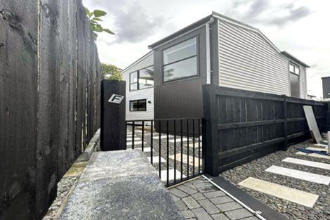 Photo of property in 4f Hepburn Road, Glendene, Auckland, 0602