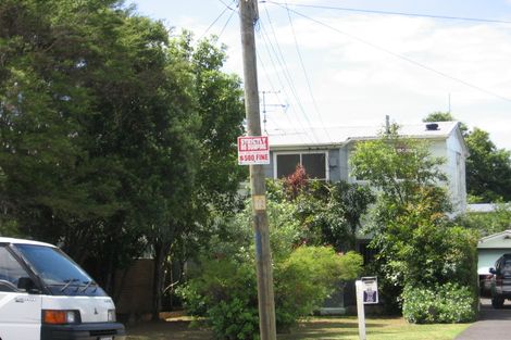 Photo of property in 40 Point England Road, Point England, Auckland, 1072