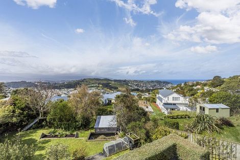 Photo of property in 121 The Ridgeway, Mornington, Wellington, 6021