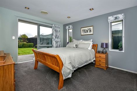 Photo of property in 35 Reka Street, Parklands, Christchurch, 8083