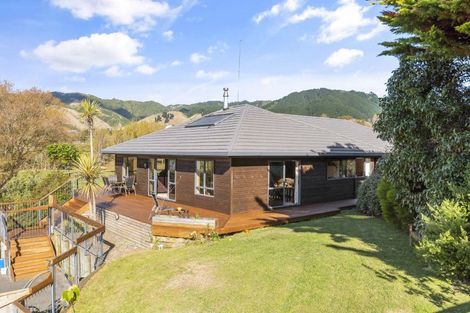 Photo of property in 84 Derham Road, Te Horo, Otaki, 5581