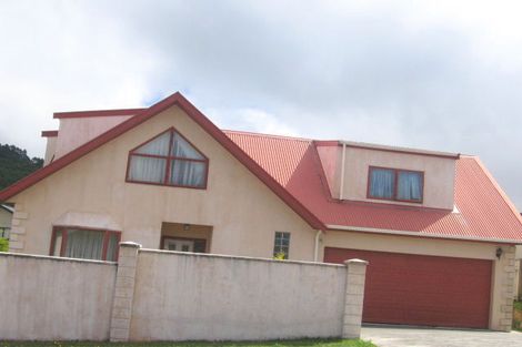 Photo of property in 104 Ashton Fitchett Drive, Brooklyn, Wellington, 6021