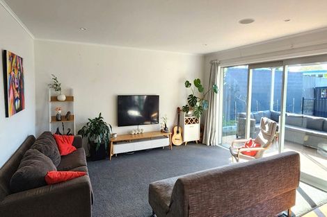 Photo of property in 14 Waipani Road, Te Atatu Peninsula, Auckland, 0610