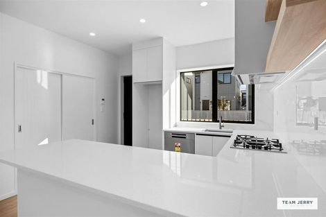 Photo of property in 30 Whare Kauri Road, Papakura, 2110