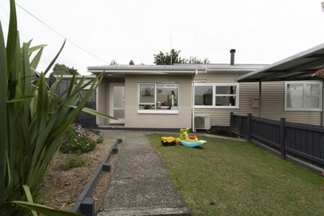 Photo of property in 2a Kaitemako Road, Welcome Bay, Tauranga, 3112