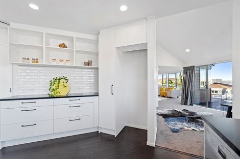 Photo of property in 6 Elsfield Place, Torbay, Auckland, 0630