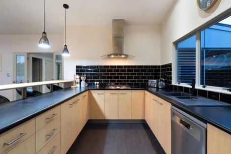 Photo of property in 28 Oreti Crescent, Papamoa Beach, Papamoa, 3118