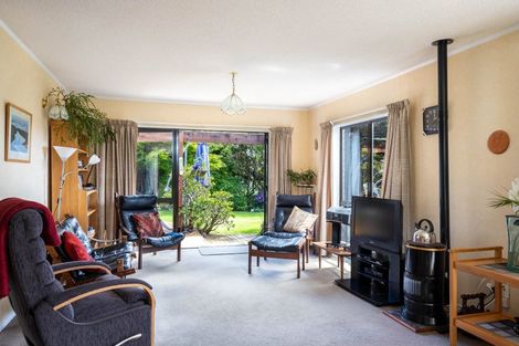 Photo of property in 2 Byron Place, Whalers Gate, New Plymouth, 4310