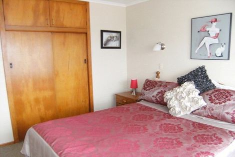 Photo of property in 55 Queenwood Road, Levin, 5510