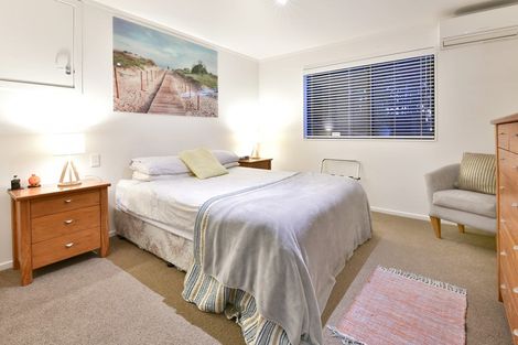 Photo of property in 47 De Luen Avenue, Tindalls Beach, Whangaparaoa, 0930
