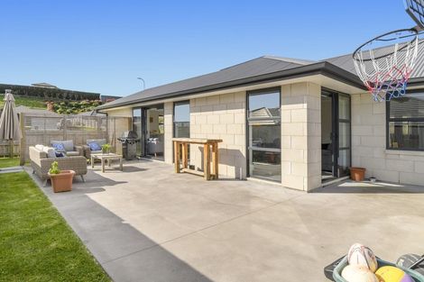 Photo of property in 8 Antrim Glade, Welcome Bay, Tauranga, 3175