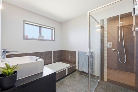 Photo of property in 68 Parkdale Drive, Aramoho, Whanganui, 4500