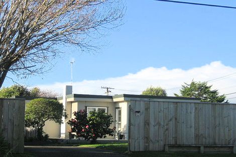 Photo of property in 43 Martin Road, Paraparaumu Beach, Paraparaumu, 5032