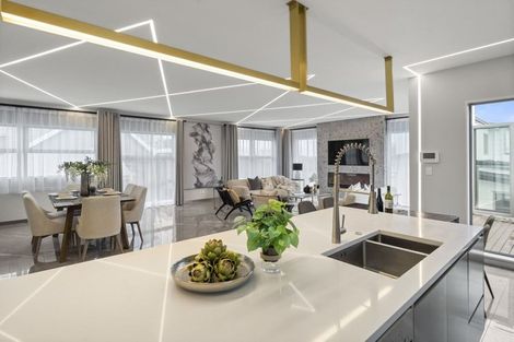 Photo of property in 6a Hanlon Crescent, Narrow Neck, Auckland, 0624