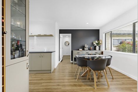 Photo of property in 16 Daniel Place, Kelvin Grove, Palmerston North, 4414