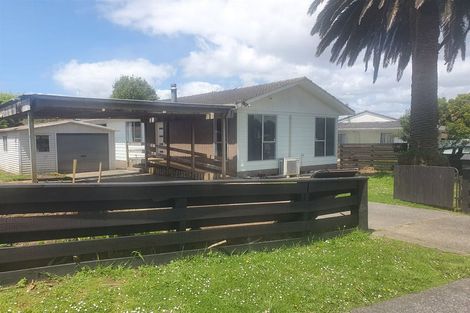 Photo of property in 24 Becker Drive, Weymouth, Auckland, 2103