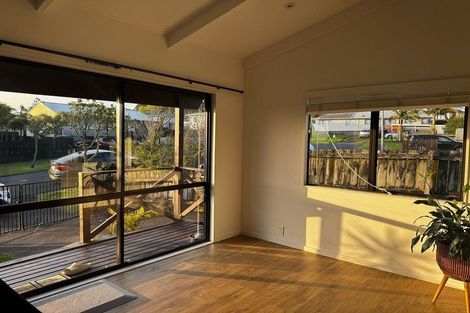 Photo of property in 17 Mona Vale, West Harbour, Auckland, 0618