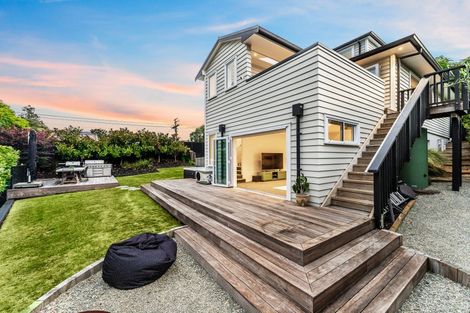 Photo of property in 16 Rewi Street, Torbay, Auckland, 0630