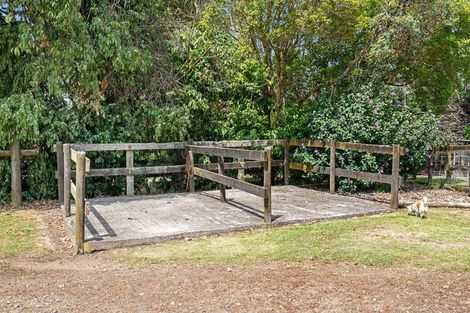 Photo of property in 37 Whiriwhiri Road, Waiuku, 2682