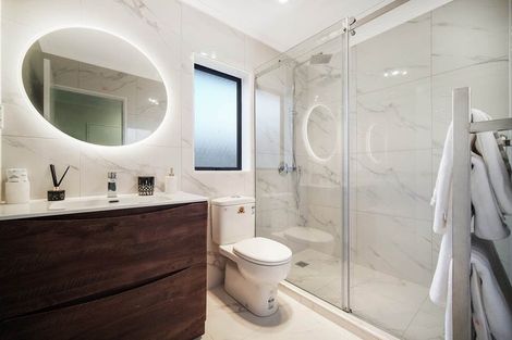 Photo of property in 323 Mahia Road, Weymouth, Auckland, 2103