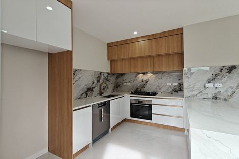 Photo of property in 52d Hutchinsons Road, Bucklands Beach, Auckland, 2014