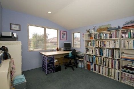 Photo of property in 3/30 Fields Parade, Oteha, Auckland, 0632