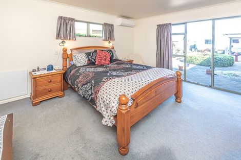Photo of property in 1 Saint Helens Place, Tawhero, Whanganui, 4501