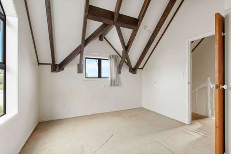 Photo of property in 2 Seaview Road, Cable Bay, 0420