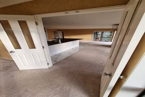 Photo of property in 3 Cricklade Terrace, Windsor Park, Auckland, 0632