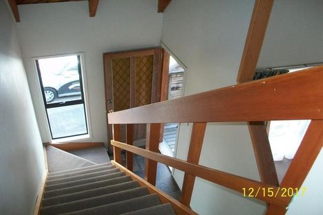 Photo of property in 10 Kayle Glen, West Harbour, Auckland, 0618