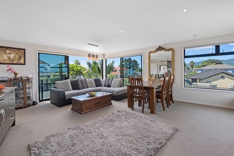 Photo of property in 5 Paradise Point Place, One Tree Point, 0118
