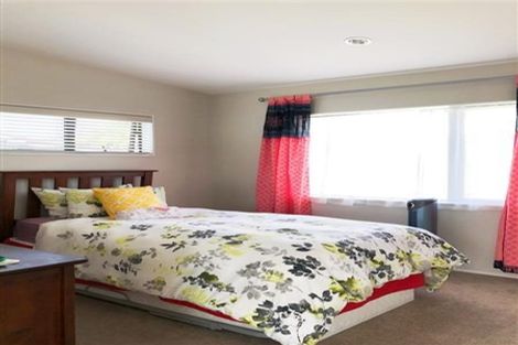 Photo of property in 1 Dhaka Lane, Ranui, Auckland, 0612