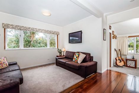 Photo of property in 2/26 Glenvar Road, Torbay, Auckland, 0630