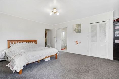 Photo of property in 8 Robert Grigg Place, Hamilton East, Hamilton, 3216
