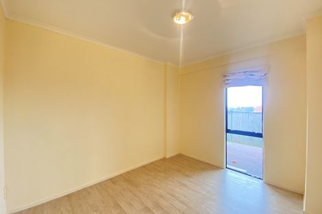 Photo of property in 12 Bragato Place, Chatswood, Auckland, 0626