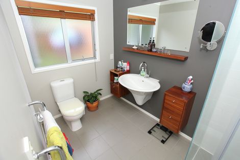 Photo of property in 44 Kaitoke Street, Raglan, 3225