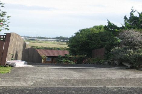 Photo of property in 26 Ellesmere Crescent, Pakuranga Heights, Auckland, 2010