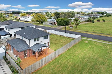 Photo of property in 79 Beatty Road, Pukekohe, 2120