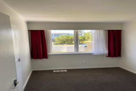 Photo of property in 39 Baylands Drive, Newlands, Wellington, 6037