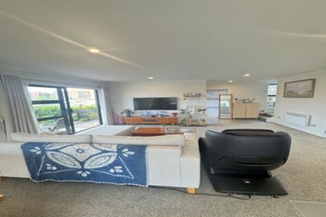 Photo of property in 16 Whiri Lane, Hobsonville, 0616