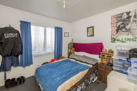 Photo of property in 15 Solway Street, Levin, 5510