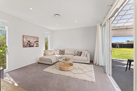 Photo of property in 10 Silver Peaks Drive, West Melton, 7618