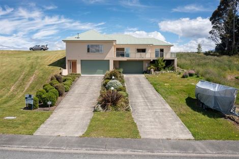 Photo of property in 25 Muriwai Drive, Manapouri, 9679