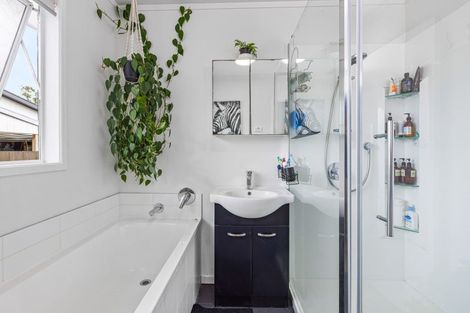 Photo of property in 29 Amorino Drive, Red Beach, 0932