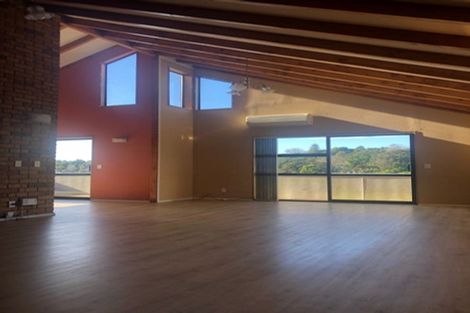 Photo of property in 43 Greenvalley Rise, Glenfield, Auckland, 0629